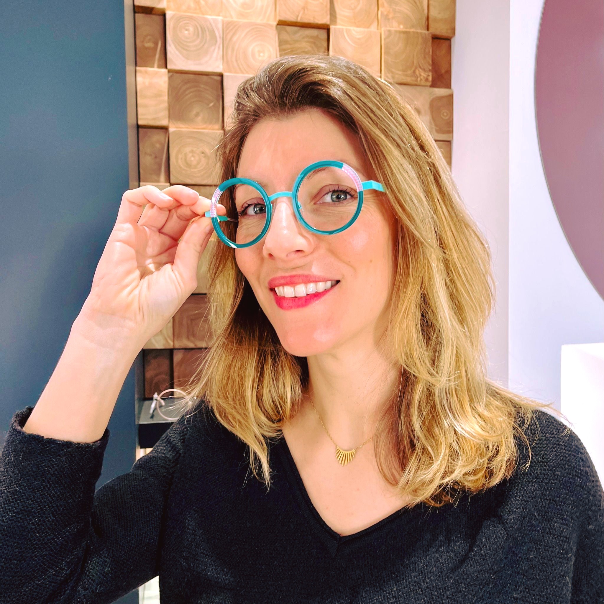 Agnès opticienne Raymond optique Les Sables d'Olonne